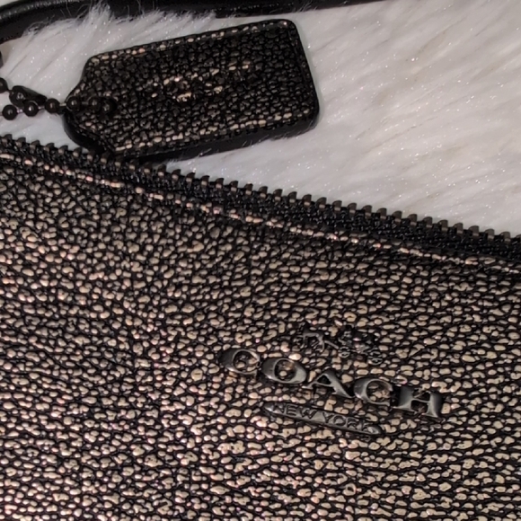 COACH Shimmering Gold & Black Wristlet, Zipper Closure & 2 Slip Pockets Inside - Picture 3 of 6